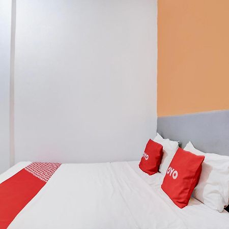 Hotel O Tegalsari Near Tunjungan Plaza Сурабая Екстериор снимка