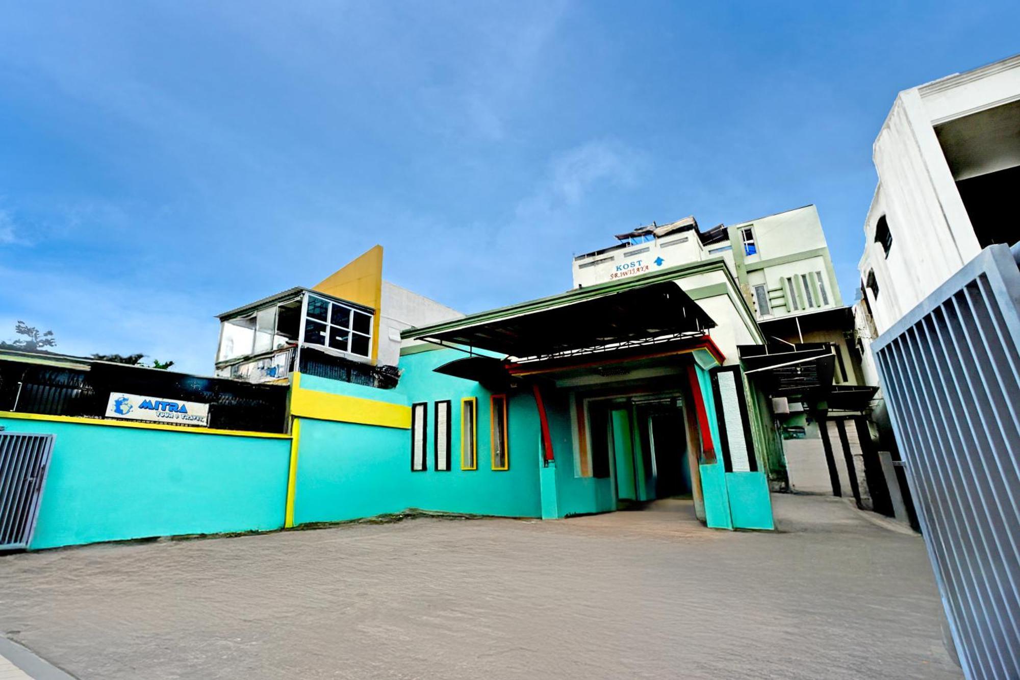 Hotel O Tegalsari Near Tunjungan Plaza Сурабая Екстериор снимка