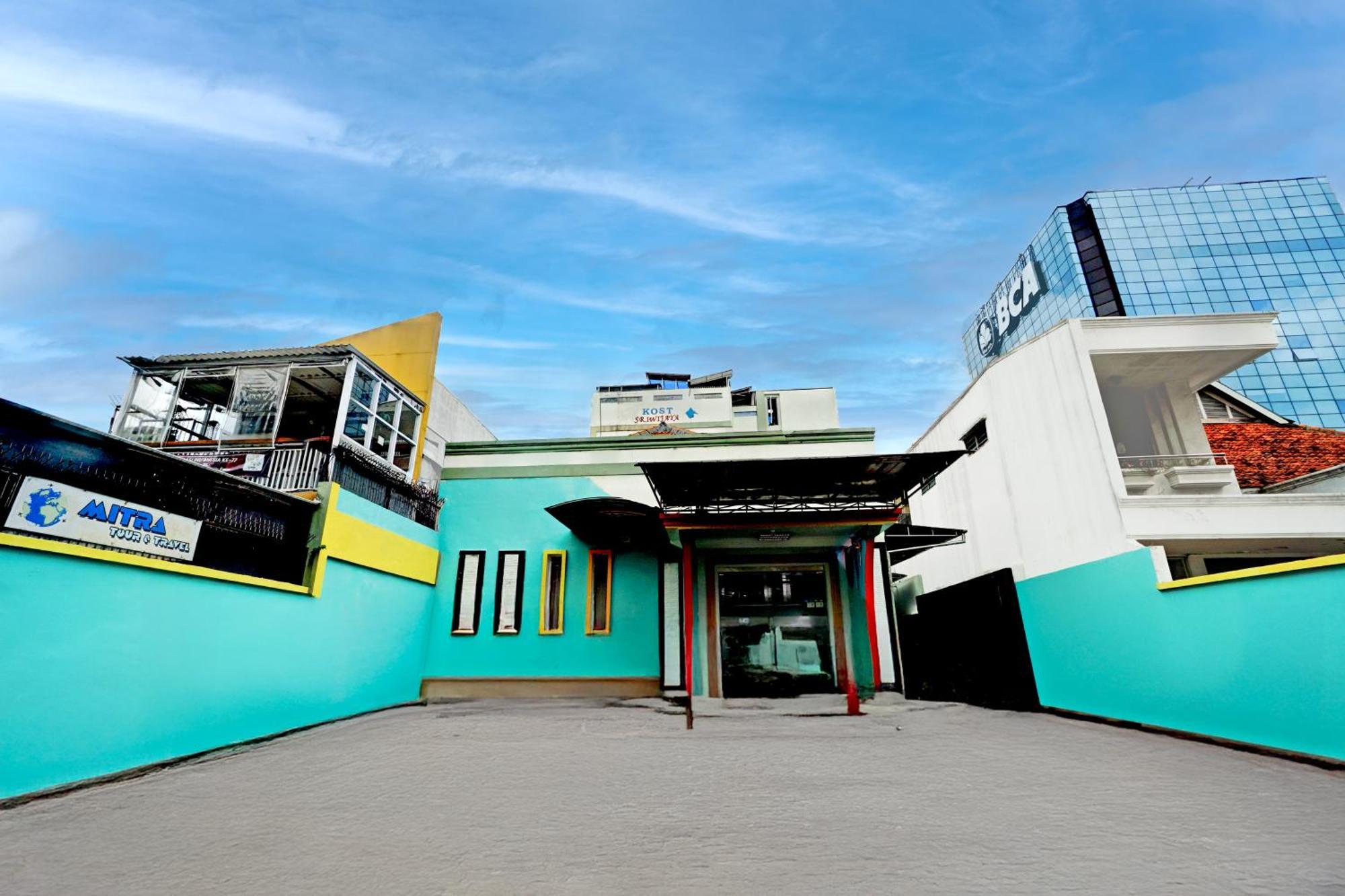 Hotel O Tegalsari Near Tunjungan Plaza Сурабая Екстериор снимка